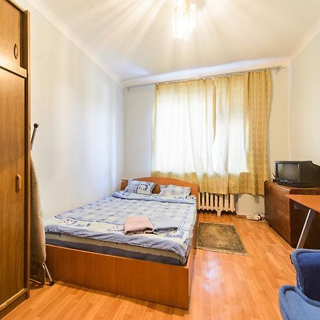 Квартира По Адресу Ул. Черняховского 12 Kiev Bagian luar foto